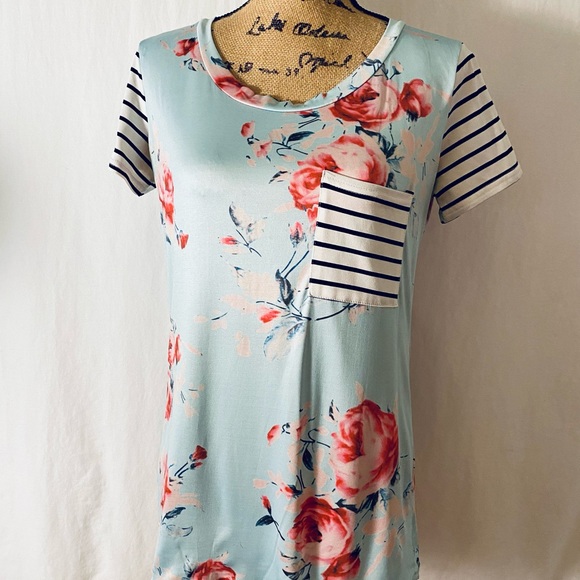 Women’s t-shirt - Medium - Picture 1 of 1